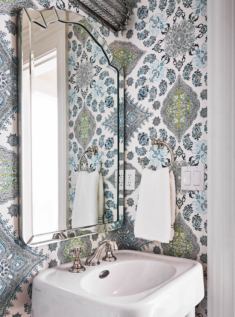 Home Couture Isfahan wallpaper by Katie Rosenfeld Design